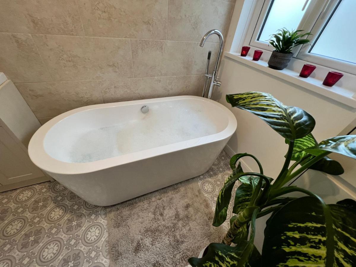 Gower Getaway - Parking & Ensuite Swansea Bagian luar foto